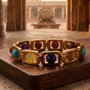 7 Chakra Bracelet with Rudraksha in gold metal featuring Amethyst, Tiger Eye, Lapis Lazuli, Green Aventurine, Red Carnelian, Citrine and Turquoise
